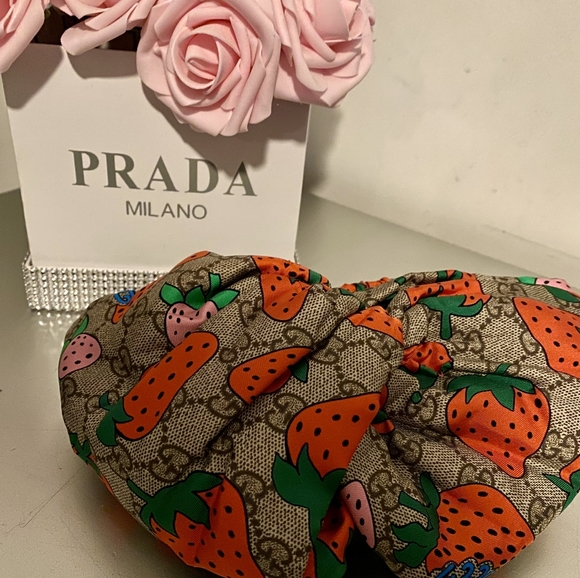 Gucci - Picture 2 of 10